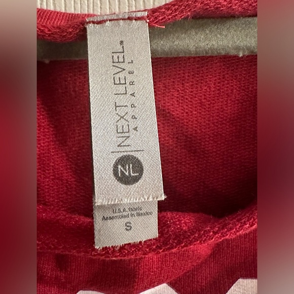 Red 'Dog Mom AF' Sweatshirt - Picture 2 of 4